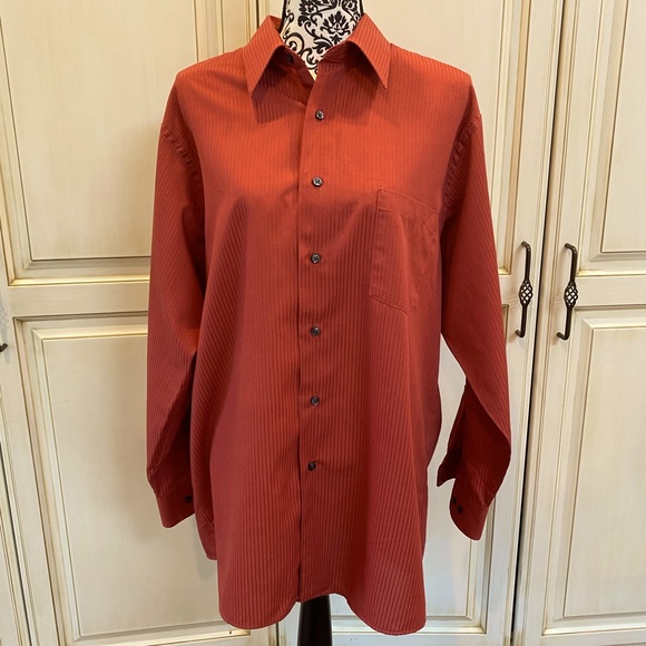 Van Heusen Size X-Large Red Stripes Wrinkle Free Button Down Dress Shirt - Picture 1 of 11